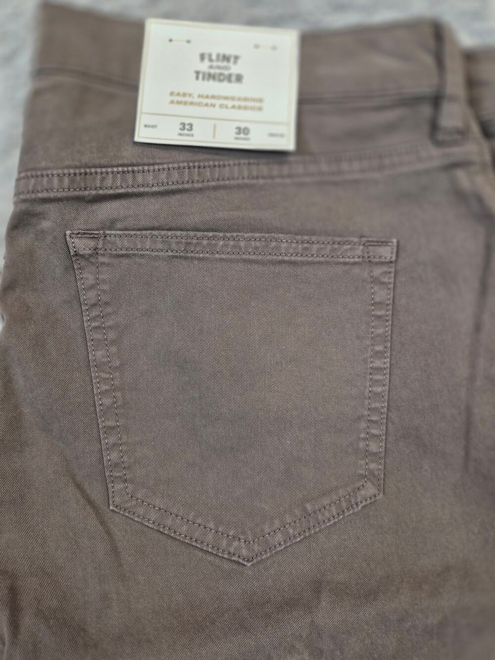 NWT Flint and Tinder Chinos Men's Size 33x30 Brown Slim Fit (1213)